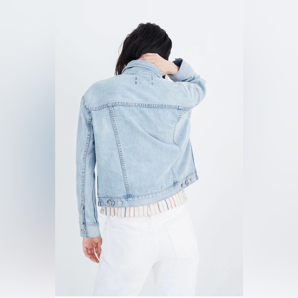 Madewell women’s The Boxy-Crop Jean Jacket in Fitzgerald Wash size small - Picture 4 of 5